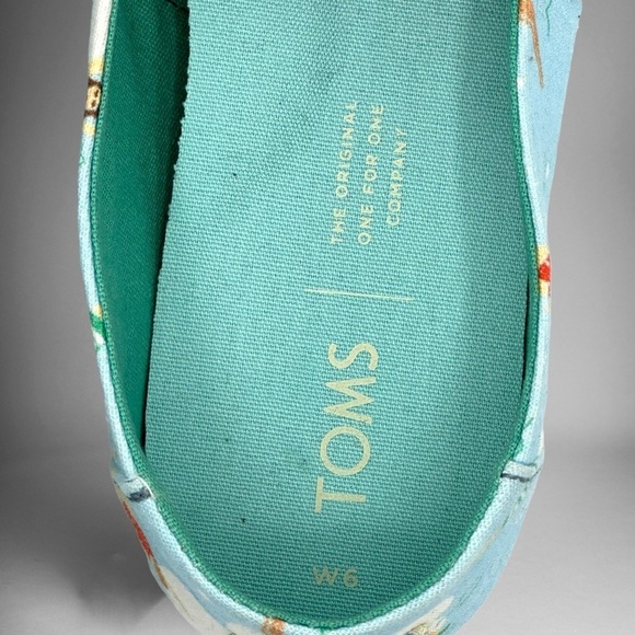 Toms Blue Glow Swimmers. - Picture 6 of 9